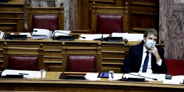 Η κλεψύδρα του ανασχηματισμού: “Ιφιγένεια” ο Χρυσοχοϊδης- Ποιοι ράβουν κοστούμια 