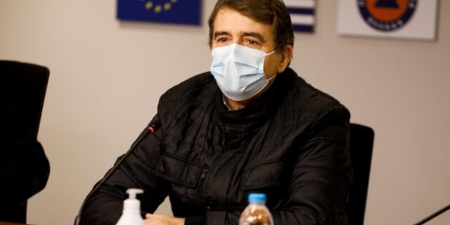Χρυσοχοϊδης χωρίς συγγνώμη: Γελοιότητες οι καταγγελίες οτι κινδυνεύει η Δημοκρατία