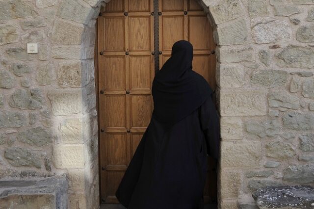 Κορονοϊός: Συναγερμός για κρούσματα σε μοναστήρι στη Λαμία