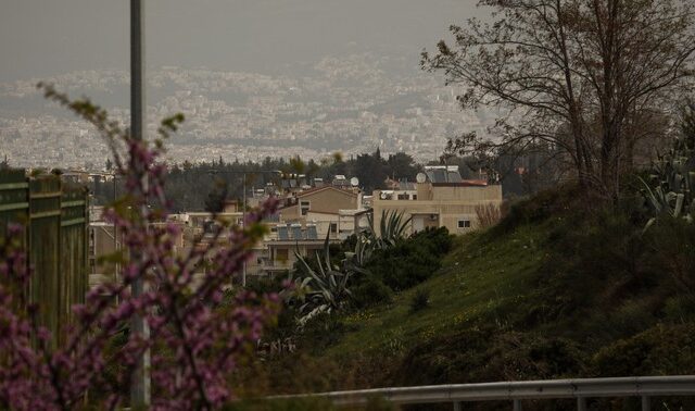 Καιρός: Τοπικές βροχές και αφρικανική σκόνη