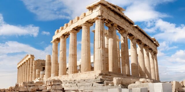 Τι τρέχει με την Ακρόπολη; – Το χρονικό των παρεμβάσεων