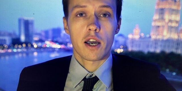 Ρωσία: Σύλληψη δημοσιογράφου που έχει αποκαλύψει σκάνδαλα του περιβάλλοντος Πούτιν