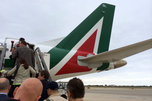 Ιταλία: Η συγκίνηση λίγο πριν την τελευταία πτήση της Alitalia