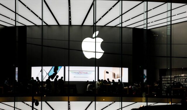 Apple: Στη δικαιοσύνη για το πρόστιμο 12 εκ. δολαρίων από τη Ρωσία