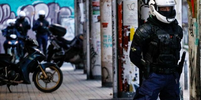 Λάρισα: Ξυλοδαρμό 13χρονου από αστυνομικούς καταγγέλλουν εκπαιδευτικοί