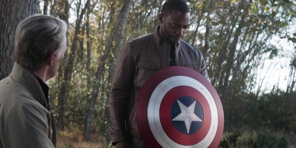 Έρχεται ταινία Captain America 4: Στο επίκεντρο ο Falcon που πλέον φέρει την ασπίδα