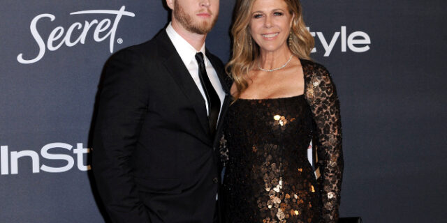 Ο εκκεντρικός γιος του Τομ Χανκς προκαλεί (και πάλι) αντιδράσεις