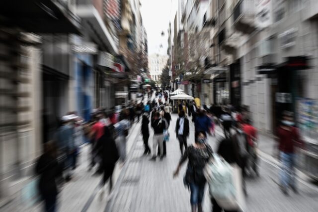 Στην Επιτροπή Εμπειρογνωμόνων φορτώνει τις αστοχίες της η κυβέρνηση