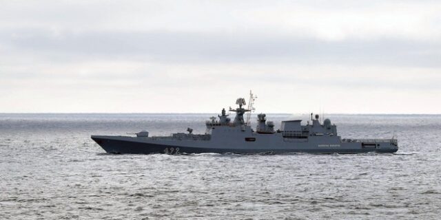 Ρωσία: Επιβεβαιώνει τις ζημιές σε πολεμικό της πλοίο στην Κριμαία από ουκρανική επίθεση