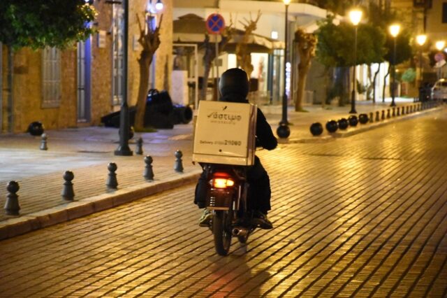 Συνωστισμός στην αγορά delivery που ολοένα μεγαλώνει