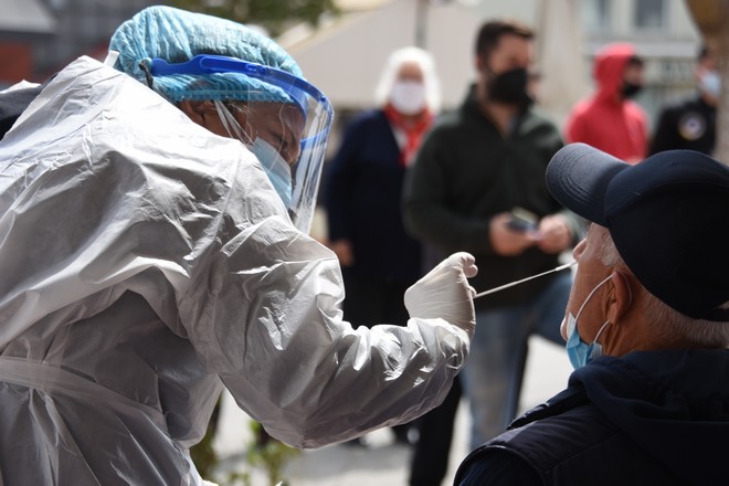 Κορονοϊός: 2759 νέα κρούσματα σήμερα στην Ελλάδα – 75 νεκροί και 822 διασωληνώσεις