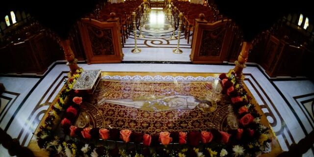 Η Μεγάλη Παρασκευή και η ομάδα των “Αθέων” – Φτήνια και ελαφρότητα…