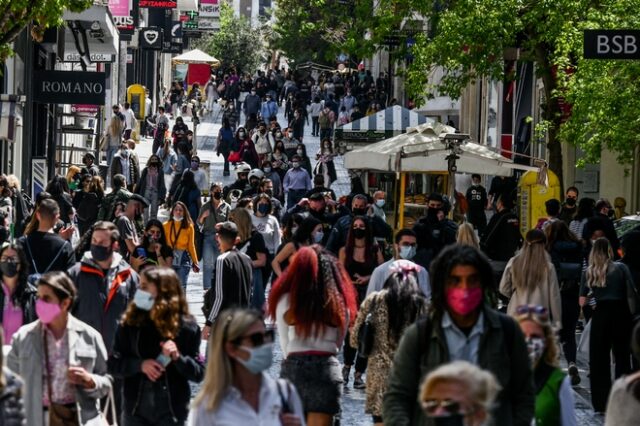 Αγορά: Πολύς κόσμος την Κυριακή στην Ερμού και στο κέντρο της Αθήνας