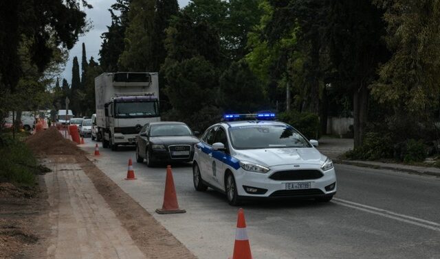 Ν. Ερυθραία: Με καλάσνικοφ πυροβόλησαν οι κακοποιοί κατά αστυνομικών της Ομάδας ΔΙΑΣ