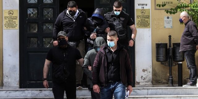 Μένιος Φουρθιώτης: Ποινική δίωξη για σύσταση συμμορίας και δύο κακουργήματα