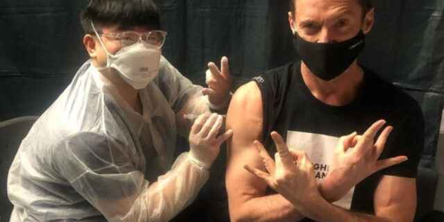 Χιου Τζάκμαν: Ακόμη και ο Wolverine χρειάζεται εμβόλιο κατά του κορονοϊού