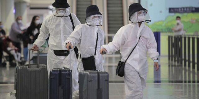 Χονγκ Κονγκ: Θετικοί στον κορονοϊό τουλάχιστον 49 επιβάτες πτήσης από Νέο Δελχί