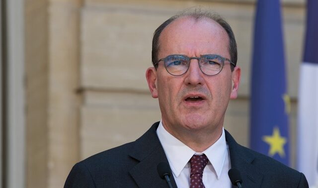 Γαλλία: Ποιοι στέλνουν τα εσώρουχά τους στον πρωθυπουργό