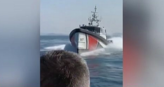 Τουρκία: Μπαράζ προωθήσεων λεμβών με μετανάστες – Πώς έγινε η παρενόχληση ελληνικού σκάφους