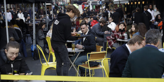 Βρετανοί επιστήμονες: Πιο μεταδοτική η ινδική από τη βρετανική μετάλλαξη