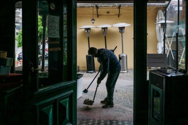 Το άνοιγμα δεν σώζει τους μικρομεσαίους- “Κούρεμα” – κρατικές ενισχύσεις ζητά η αντιπολίτευση