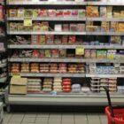 Πτολεμαΐδα: Ανήλικος κατηγορείται ότι λήστεψε μίνι μάρκετ με την απειλή μπαλτά