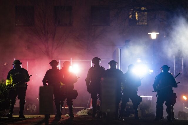 Μινεσότα: Τέταρτη νύχτα διαδηλώσεων – Για ανθρωποκτονία εξ αμελείας κατηγορείται η αστυνομικός