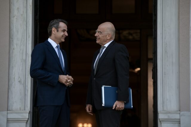 Ο Μητσοτάκης είδε τον Δένδια στο Μαξίμου, μετά τη “μάχη” της Άγκυρας