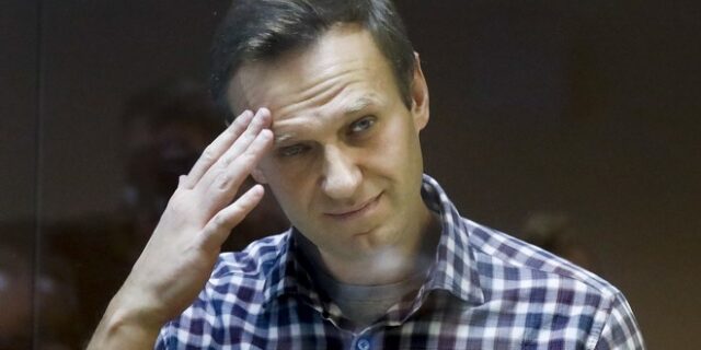 Ναβάλνι: Η διοίκηση των φυλακών τον απειλεί με αναγκαστική σίτιση