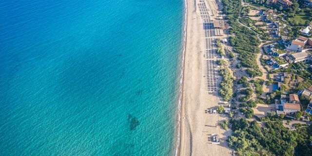 H Costa Navarino υποδέχεται τη νέα σεζόν