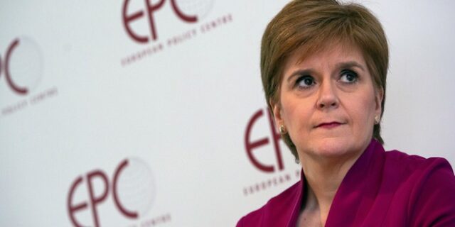 Σκωτία: Σκέφτεται να εφαρμόσει πιλοτικά την τετραήμερη εργασία η Στέρτζιον