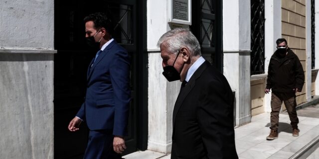 Ο Γιάννος Παπαντωνίου μίλησε για “σκευωρία” και πήρε νέα προθεσμία για να απολογηθεί