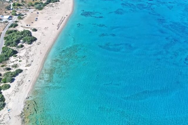 Βίντεο drone: Η παραλία της Ελλάδας με νερά πισίνας που μοιάζει βγαλμένη από την Καραϊβική