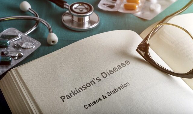 Η ουσία που υπάρχει παντού ανάμεσα μας και συνδέεται με τη νόσο Πάρκινσον