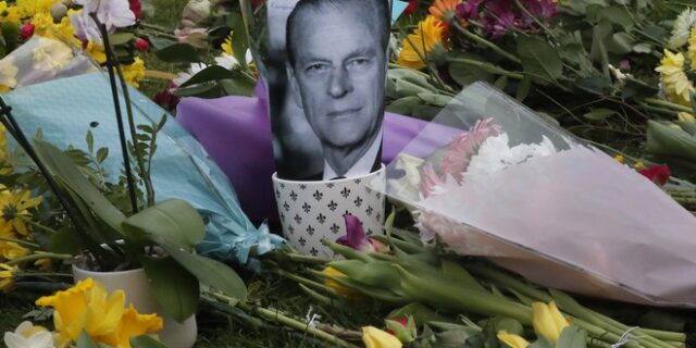 Πρίγκιπας Φίλιππος: Μνεία και στην Ελλάδα στο φέρετρό του