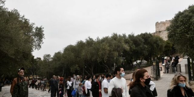 Παγκόσμια Ημέρα Μνημείων: “Βούλιαξε” η Ακρόπολη λόγω της δωρεάν εισόδου