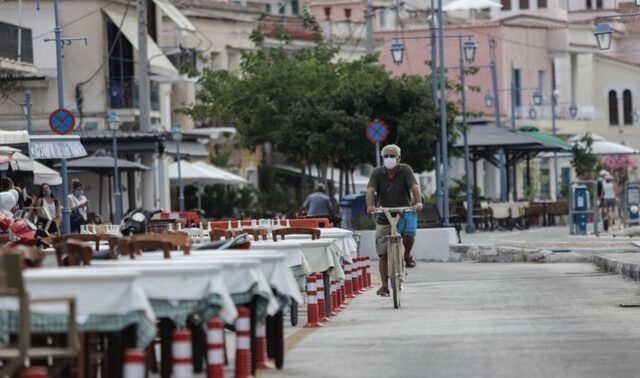 Κορονοϊός: Οριζόντιος εμβολιασμός στα νησιά με πληθυσμό μέχρι 10.000 κατοίκους