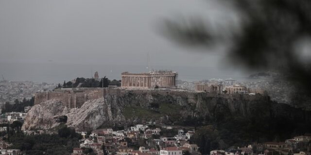 Καιρός: Τοπικές βροχές στα κεντρικά και βόρεια – Πέφτει η θερμοκρασία την Πέμπτη