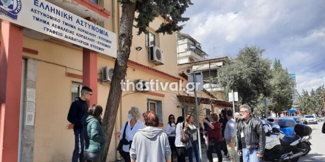 Θεσσαλονίκη: Έκανε μήνυση σε διευθυντή σχολείου επειδή δεν άφησε τον γιο της να μπει χωρίς self test