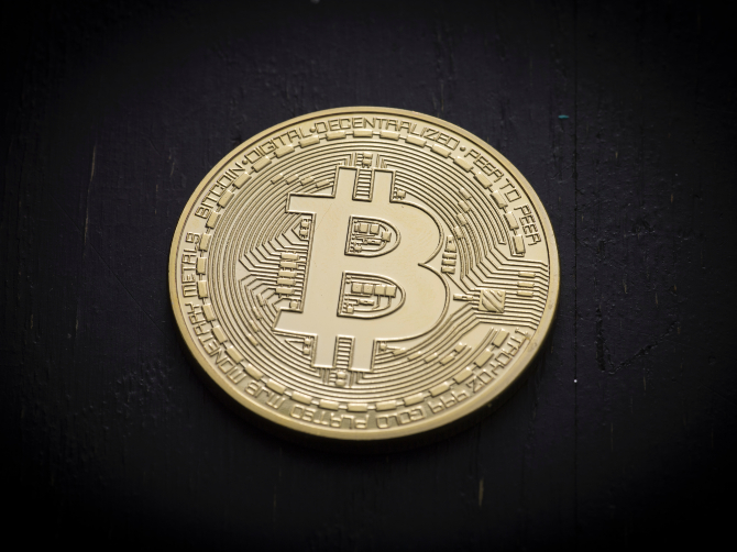 Bitcoin: Κατακόρυφη πτώση της αξίας του – Πανικός στην αγορά κρυπτονομισμάτων