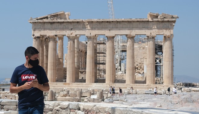 Τουρισμός: Σε καλύτερη θέση η Ελλάδα έναντι των κύριων ανταγωνιστών της
