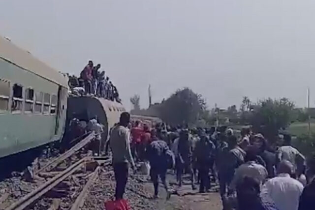 Αίγυπτος: Σχεδόν 100 τραυματίες από εκτροχιασμό τρένου