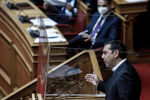 Μητσοτάκης – Τσίπρας: Αντιπαράθεση για την προμήθεια περισσότερων εμβολίων