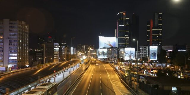 Τουρκία: Σε καθολικό lockdown έως τις 17 Μαΐου