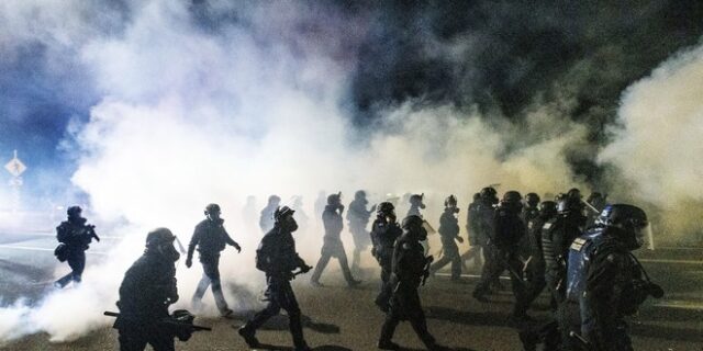 ΗΠΑ: Συνελήφθη η αστυνομικός που σκότωσε τον 20χρονο Ντόντε Ράιτ στη Μινεάπολη