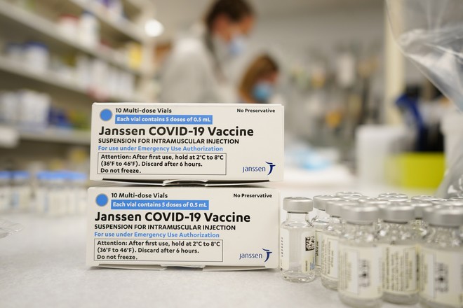 ΕΜΑ: Την Τρίτη η απόφαση για το εμβόλιο της Johnson & Johnson
