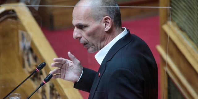 Βαρουφάκης: Η κυβέρνηση θέλει να επισημοποιήσει την κατάργηση των κεκτημένων των εργαζομένων