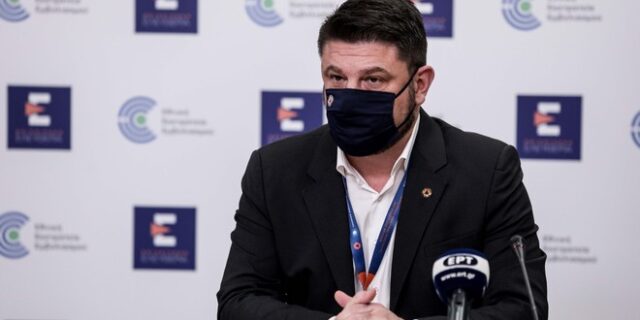 Χαρδαλιάς για Πάσχα: Διπλή μάσκα και επιτάφιος στο προαύλιο των εκκλησιών