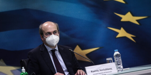 Χατζηδάκης: Υποχρεωτικά self test για εργαζόμενους σε λιανεμπόριο, κομμωτήρια, εστίαση