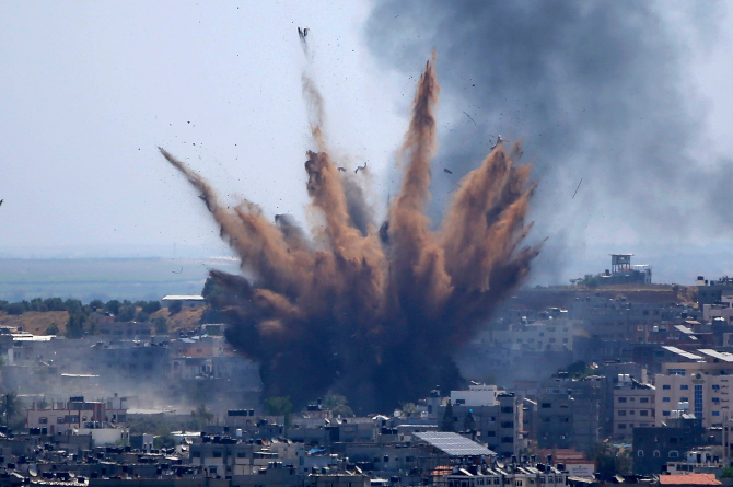 Γάζα: Αμείωτοι οι βομβαρδισμοί από το Ισραήλ – Αποστολή Αμερικανού διπλωμάτη στην περιοχή